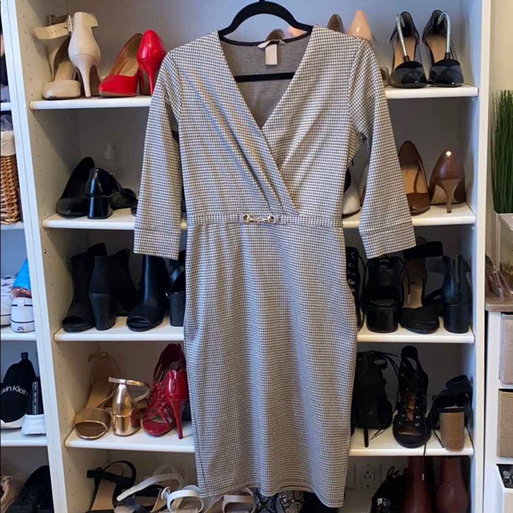 Dress - Picture 1 of 3